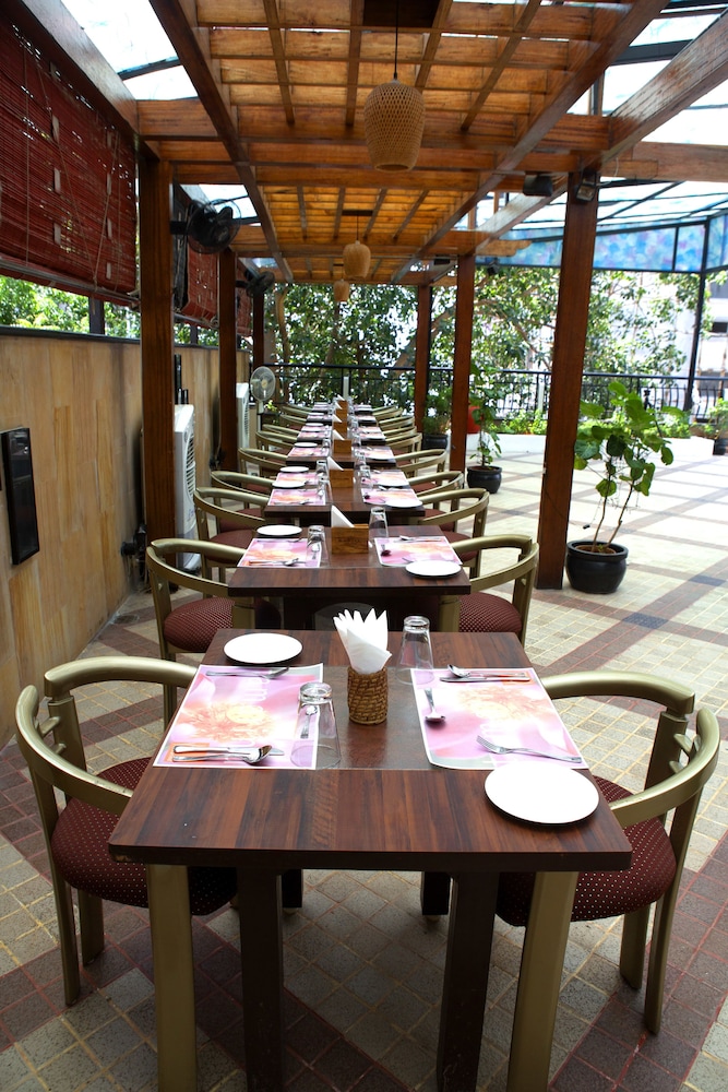 Fariyas Hotel Mumbai 34/50