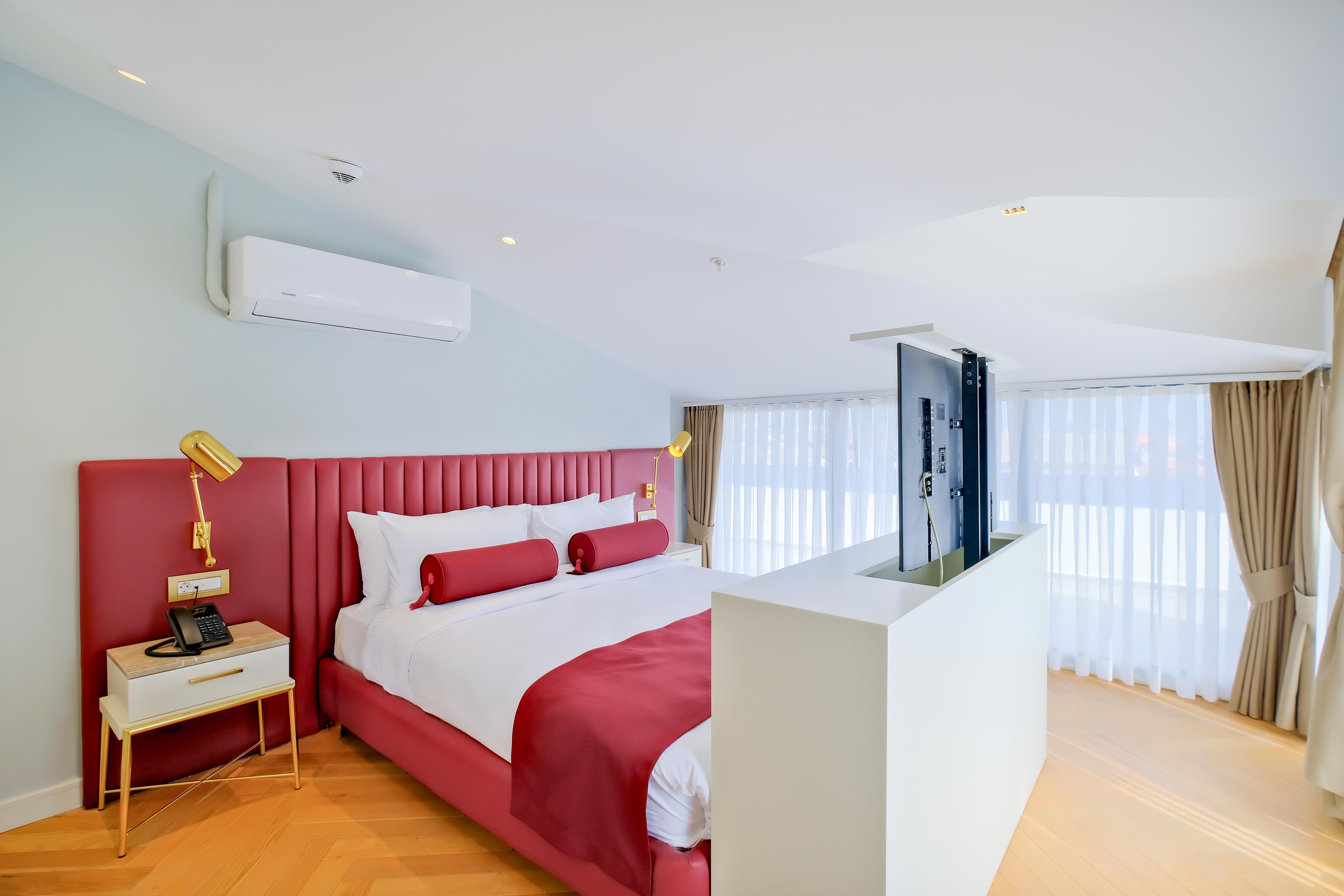 Penthouse, Suite