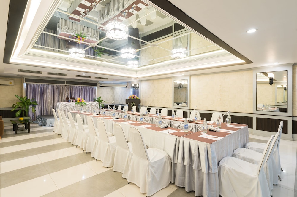 The Legacy Hotel 28/50