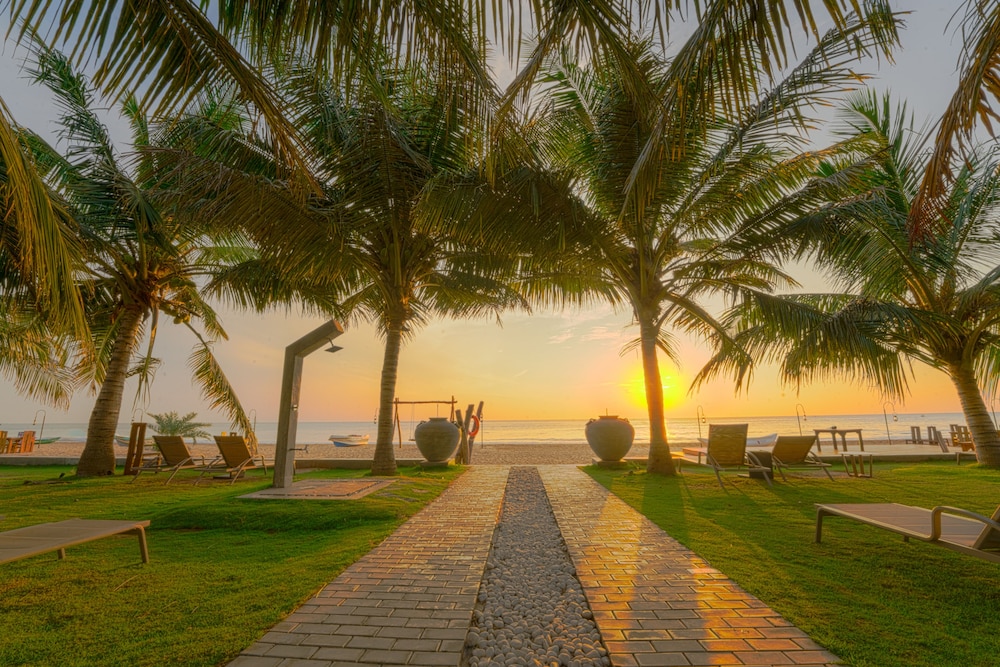 Uppuveli Beach By DSK 29/38