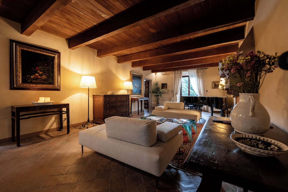 Castello Di Montegridolfo Spa Resort 59/89
