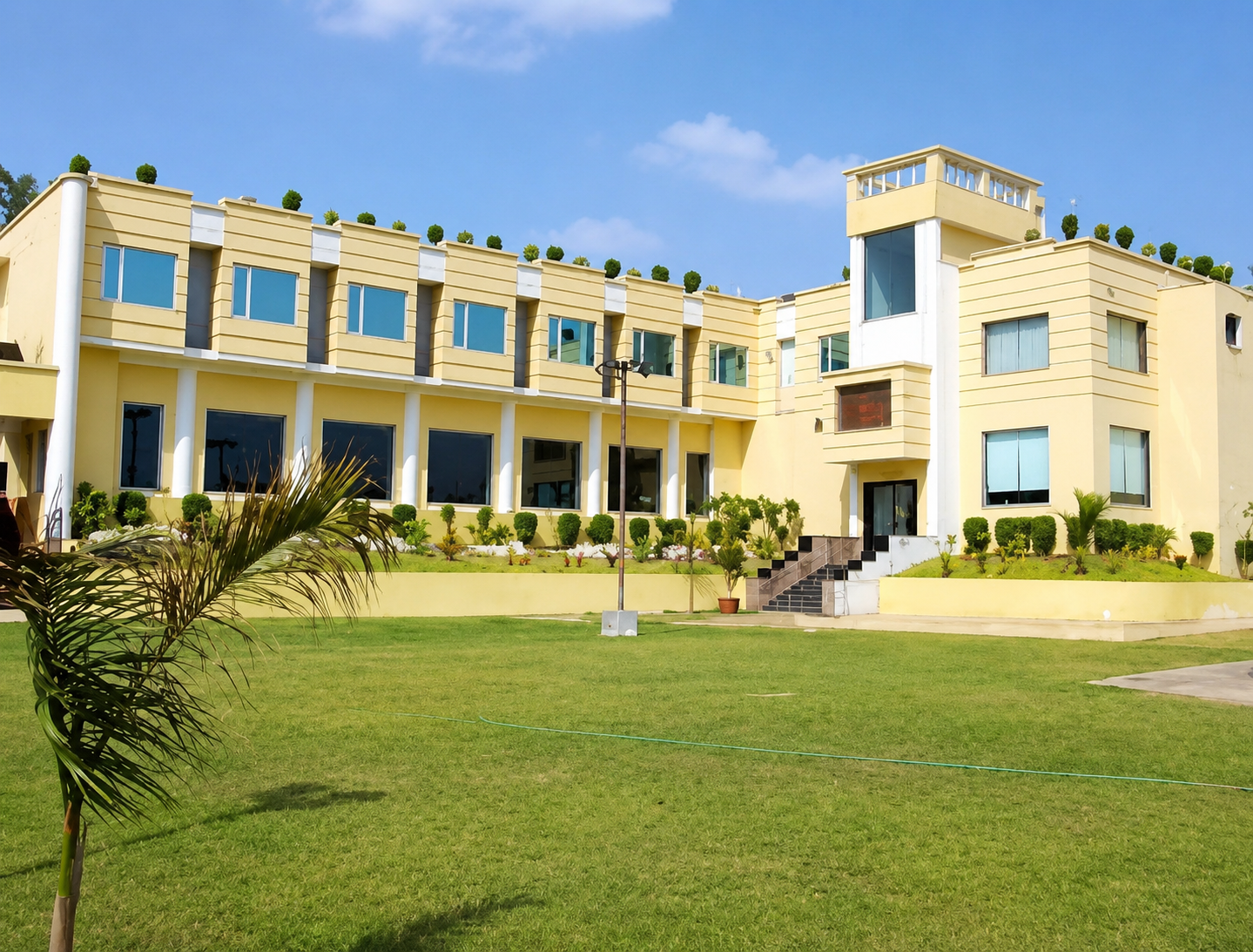 Lavanya Motel 47/51