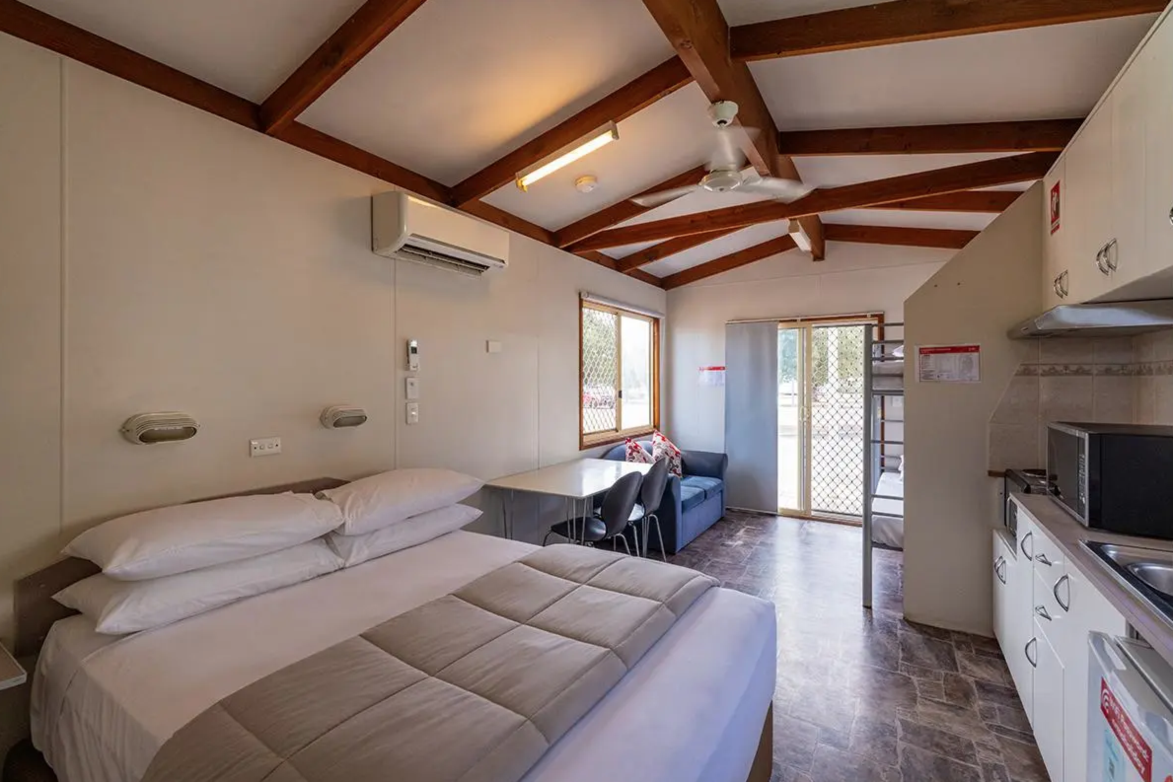 Studio, Cabin