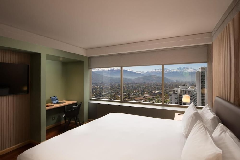 1 BEDROOM, TOWER, EXECUTIVE, SUITE, CITY VIEW