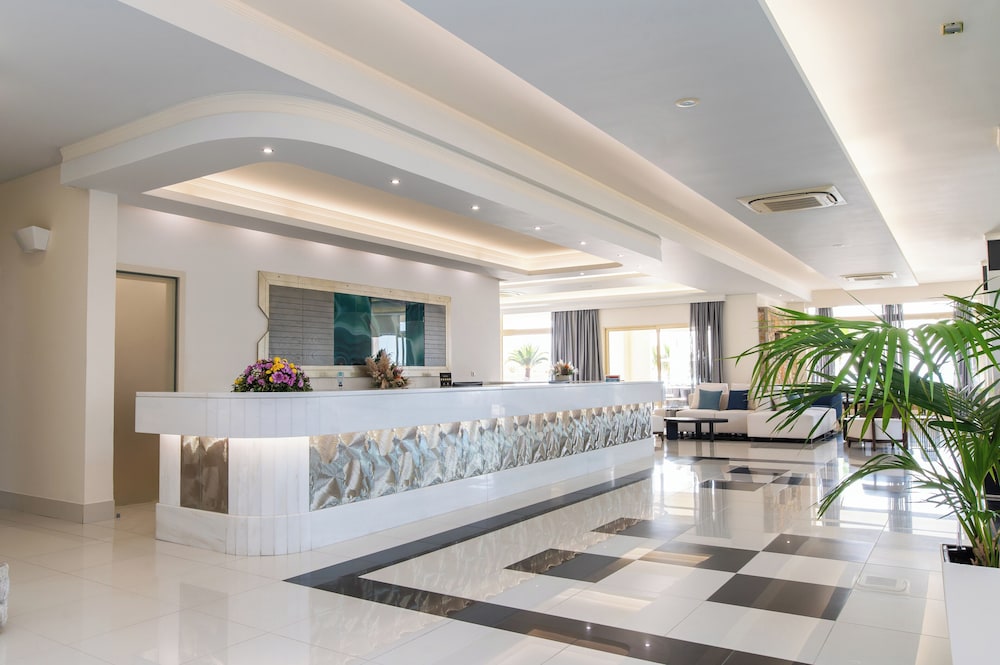 Grand Blue Beach Hotel 12/94