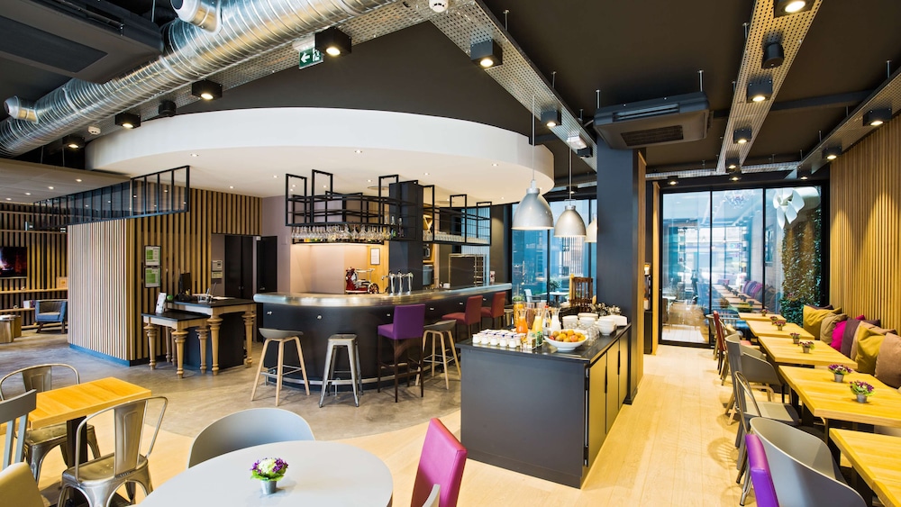 restaurant cafeteria