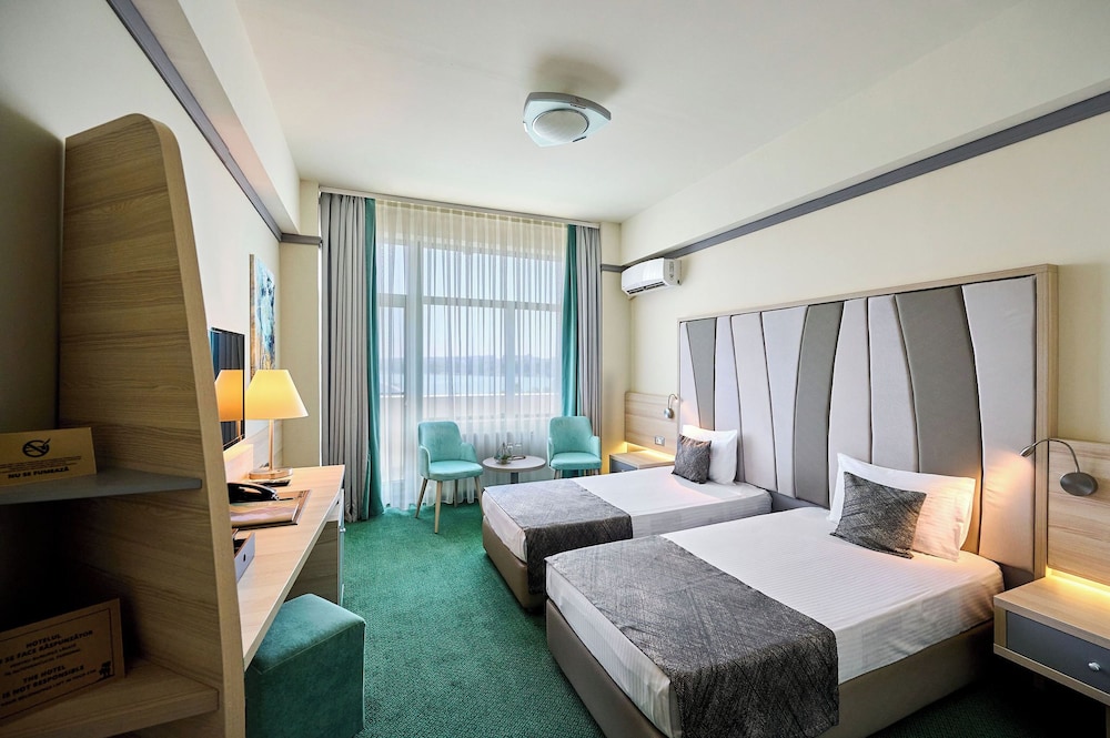 Standard, Twin Beds, City View, Balcony