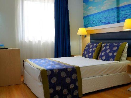 Economy, Double Bed, Rear View