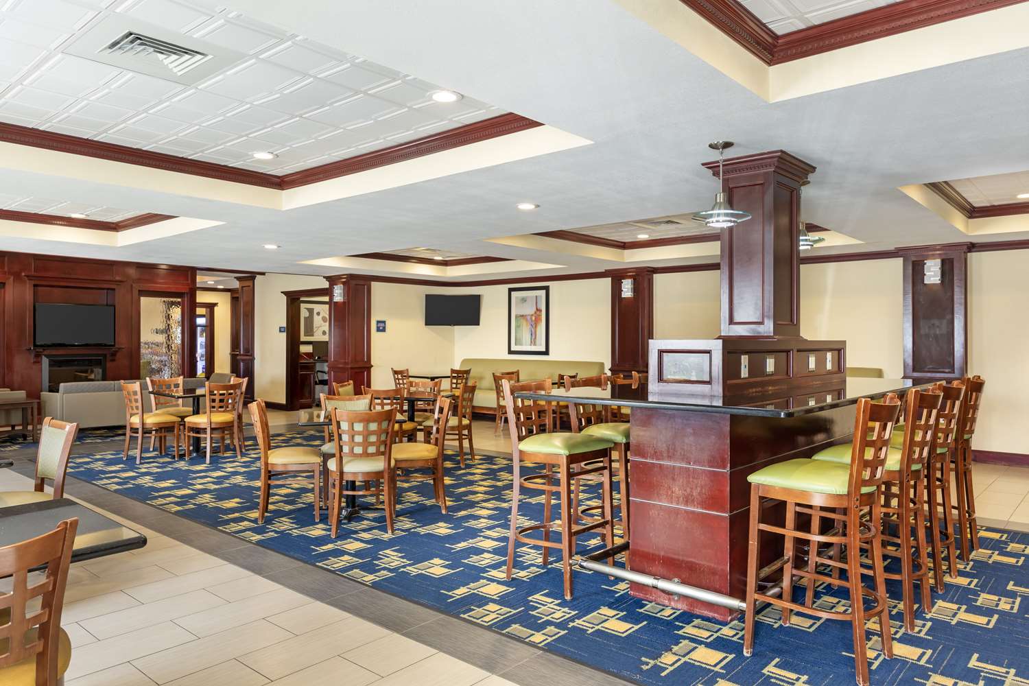 Best Western Plus Pratt 13/16