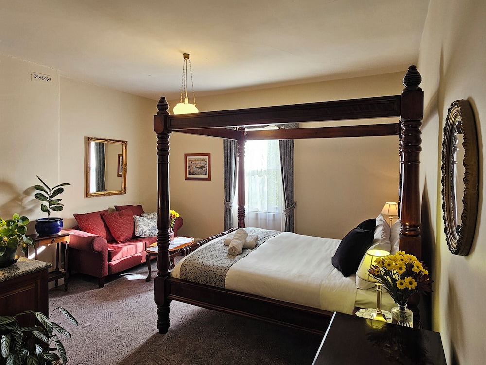 The Lodge On Elizabeth 9/50