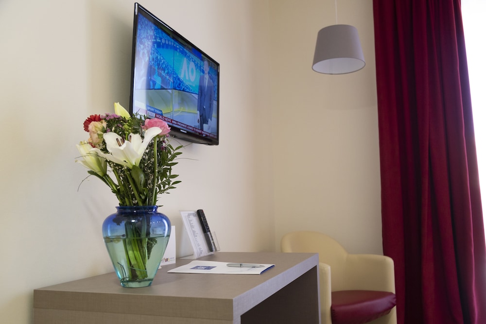 Jr Hotels Bocconi Milano 5/60