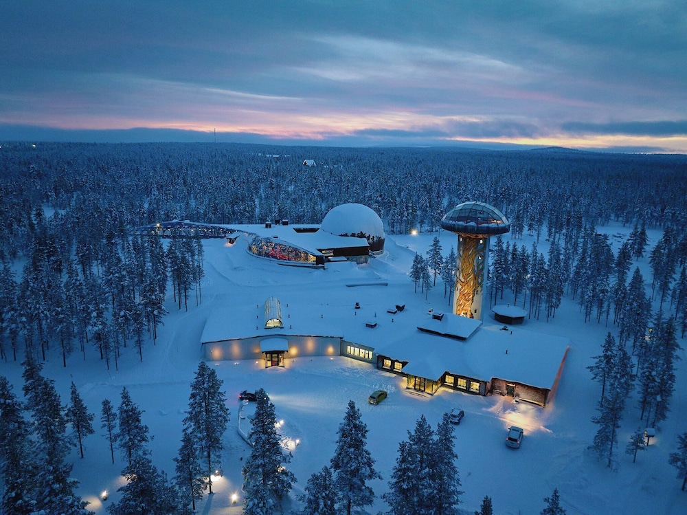 Kakslauttanen Arctic Resort 63/68