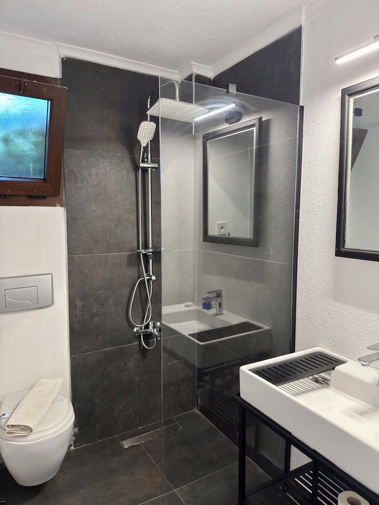 Mitos Apartments 50/50