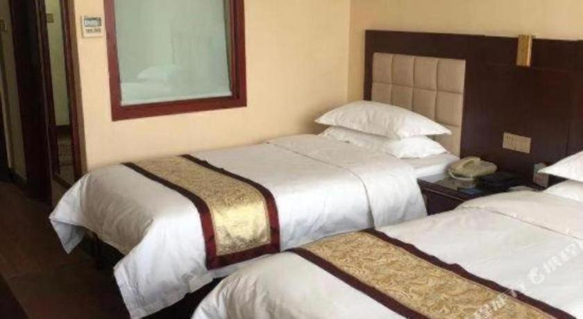 Hualian Hotel 8/50