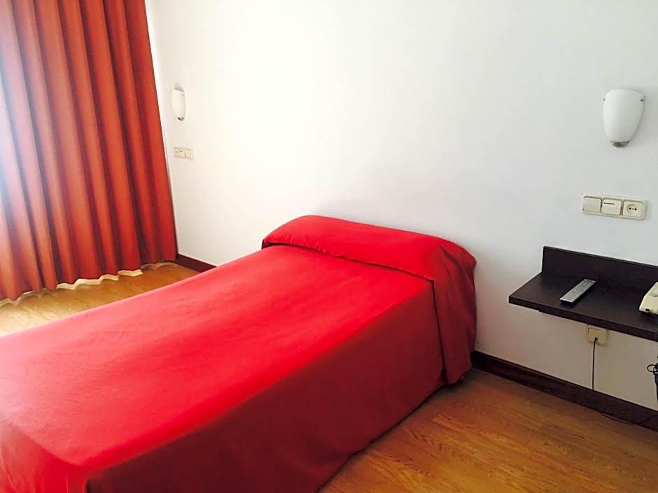 Hotel Madrid Rio 8/22