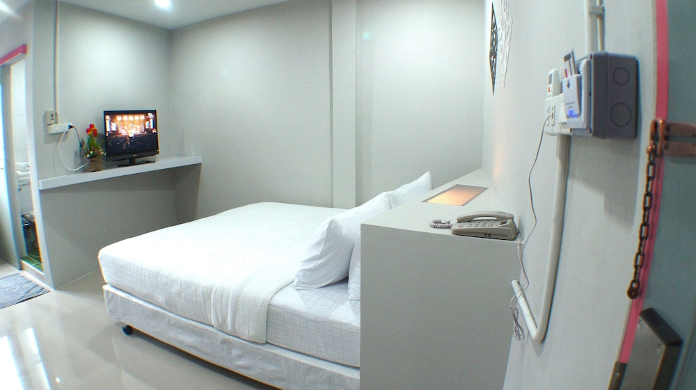 Ma Non Nont Hotel & Apartment 17/61