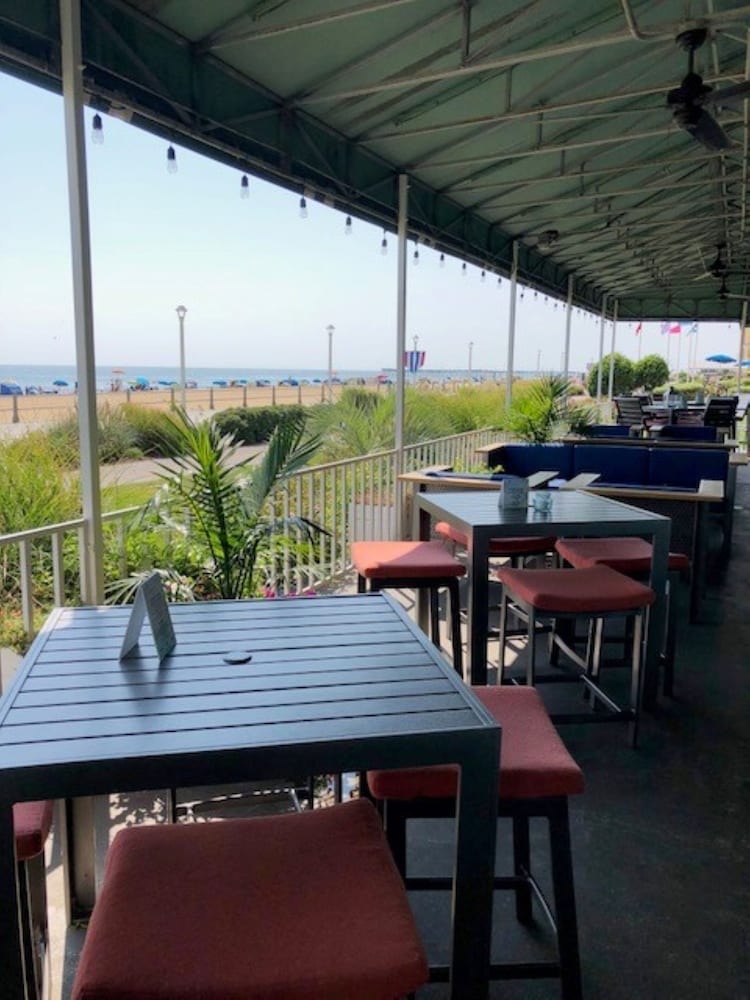 restaurant cafeteria