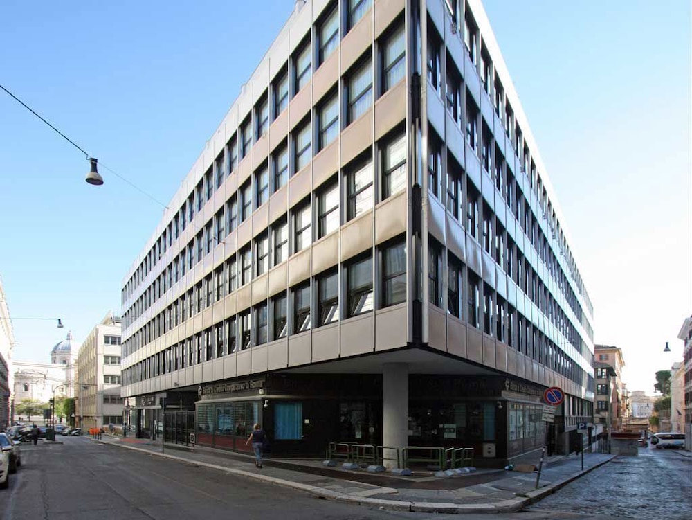 The Hive Hotel 43/50