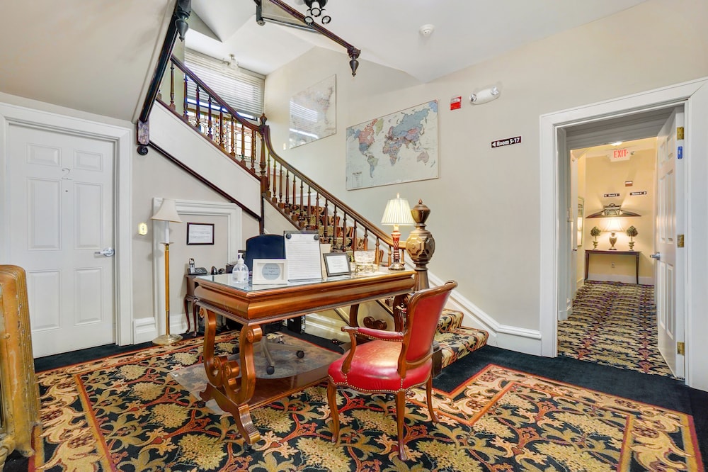 The Summit Debary Inn 2/44
