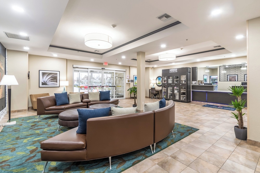 Candlewood Suites 33/48