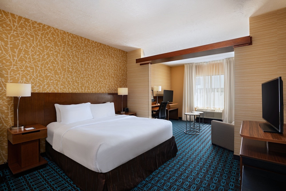 Fairfield Inn And Suites By Marriott Lincoln Airport 8/45