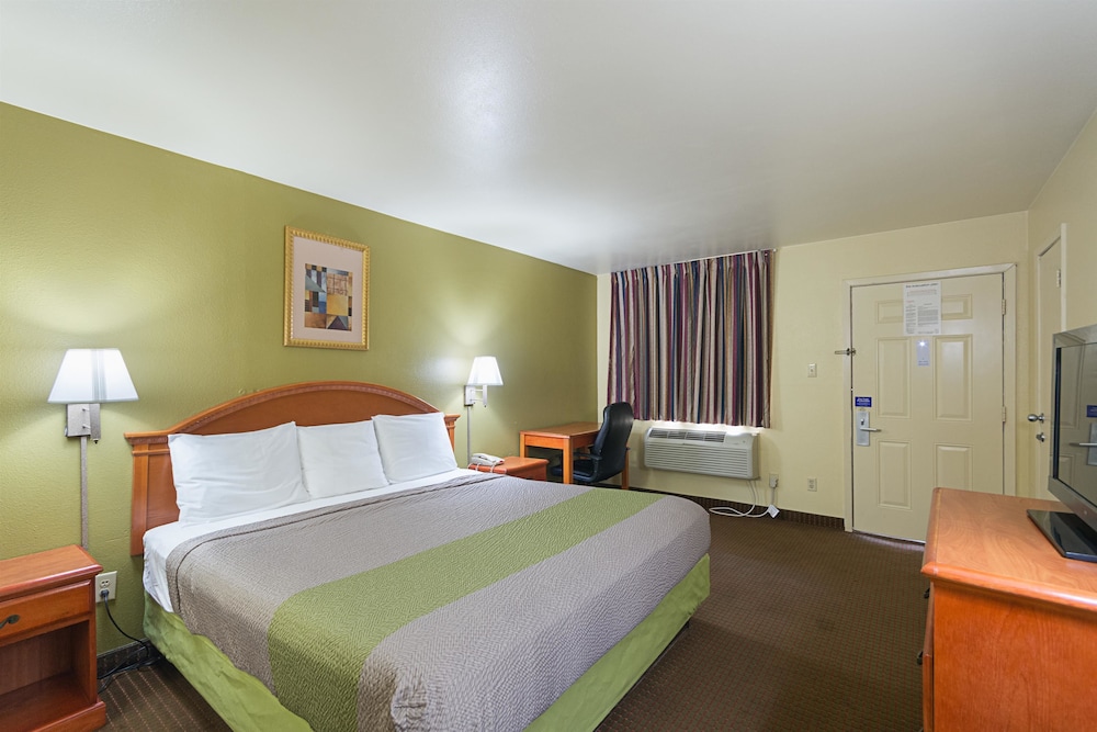 Motel6 Livingston, TX 7/53