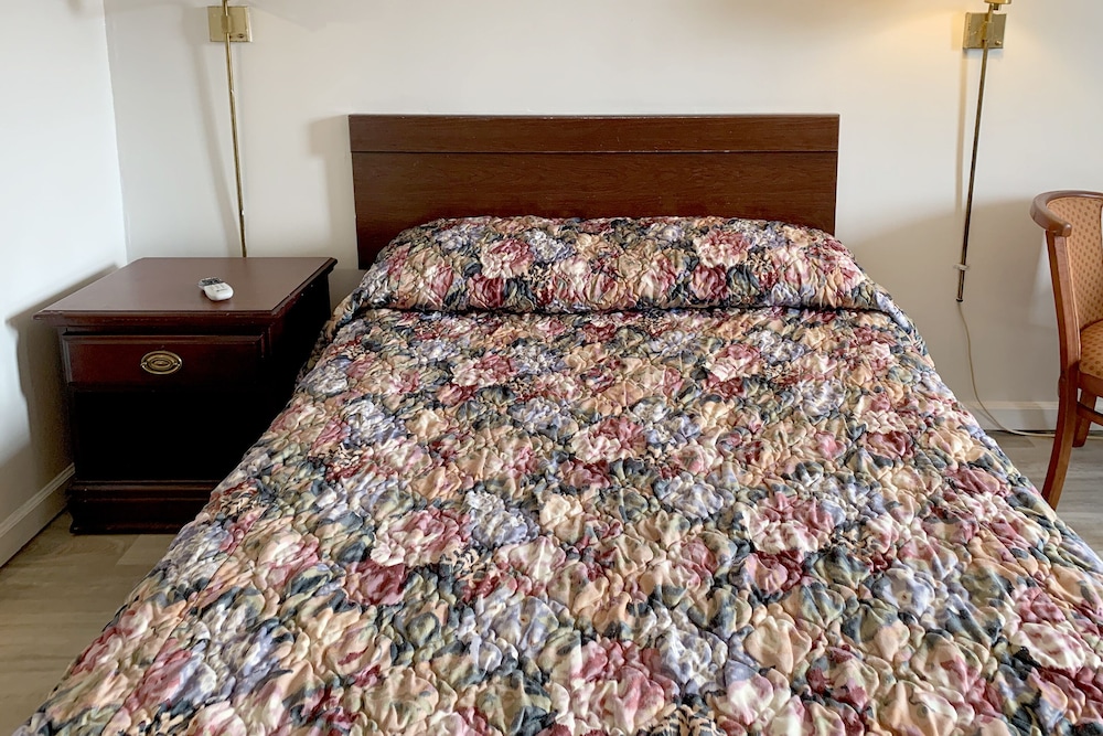 Four Keys Inn 18/38