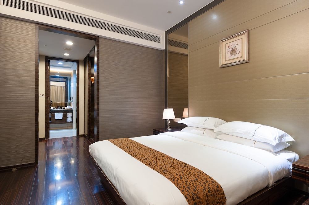 Yicheng Apartment Poly World Center 29/59