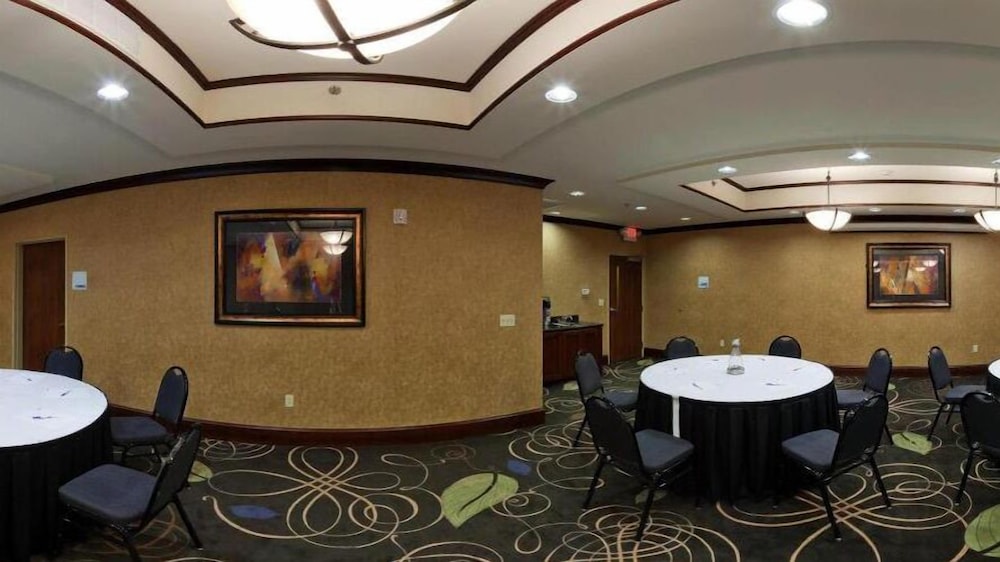 Holiday Inn Express Hotel And Suites Poteau 36/36