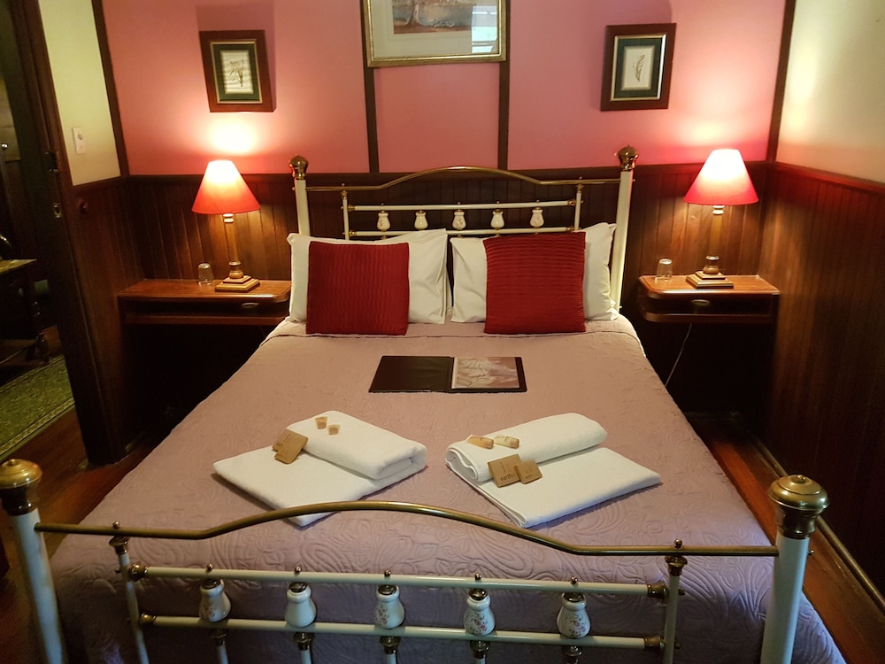 Bridgefield Guest House 36/50
