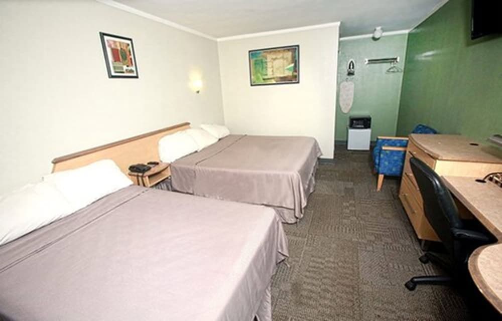 Meadowbrook Motor Lodge 1/16