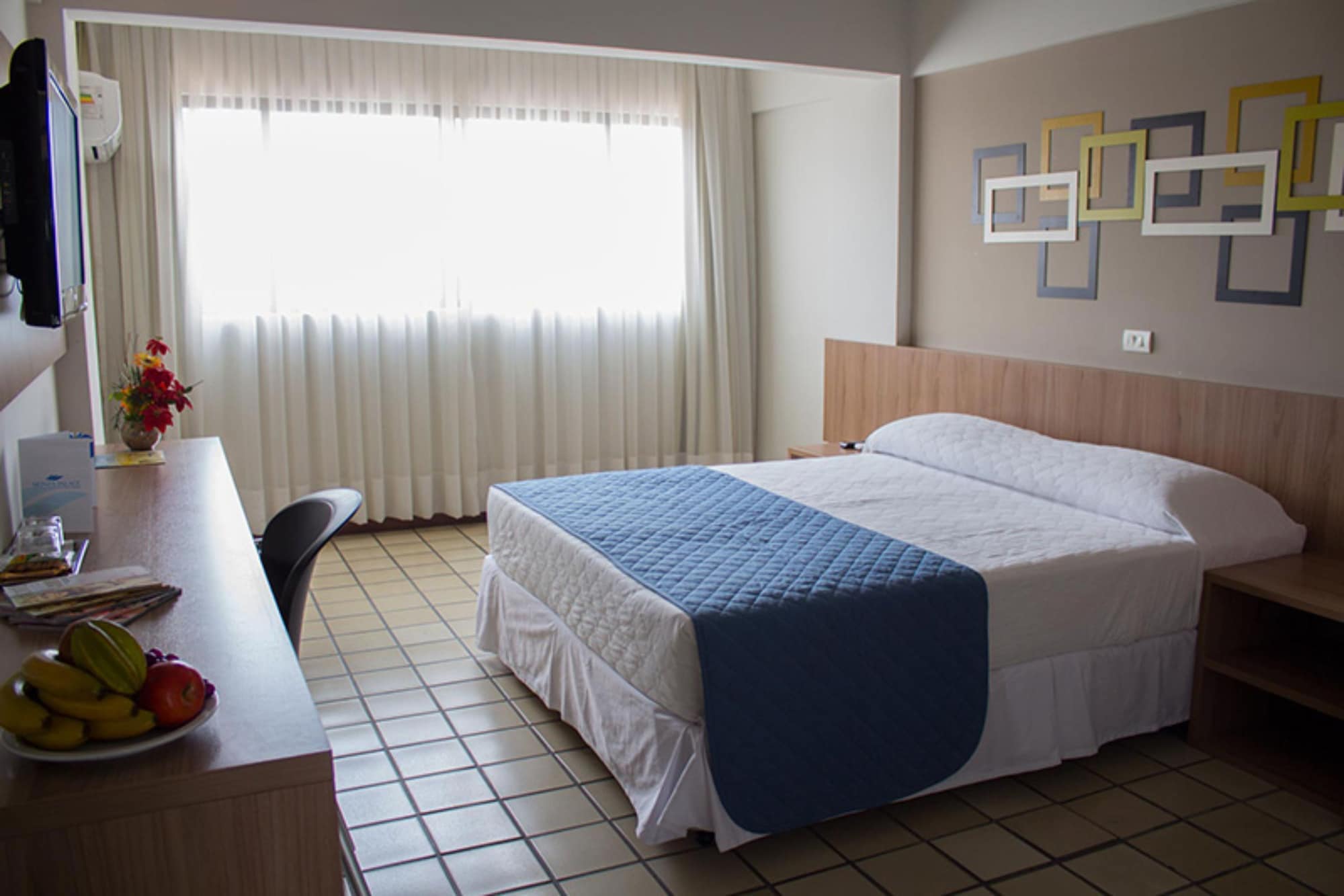 ROOM, QUADRUPLE