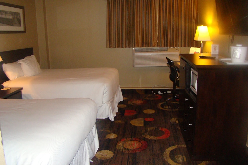 Stonebridge Hotel 5/75