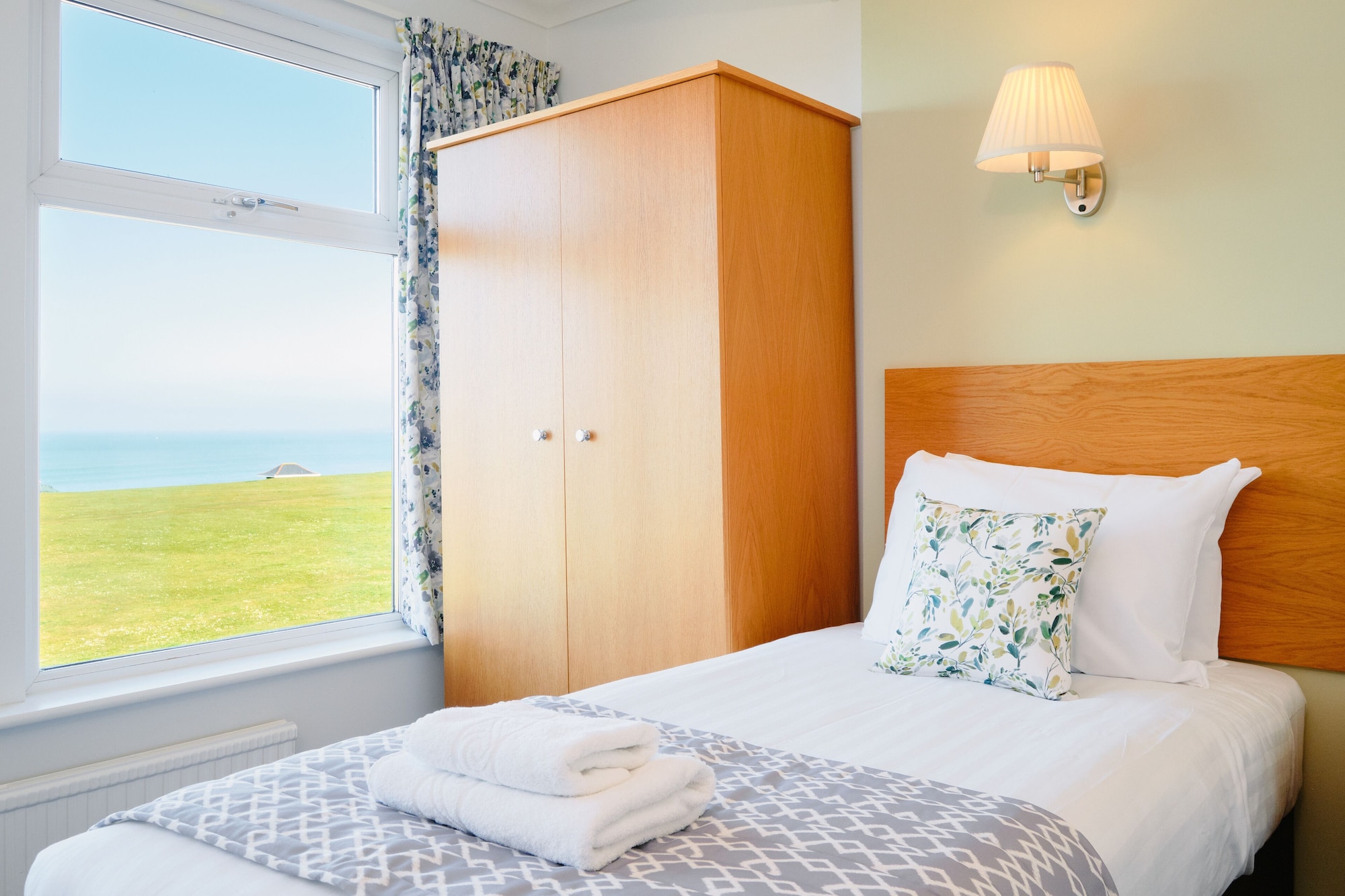 ROOM, TWIN BEDS, SEA VIEW