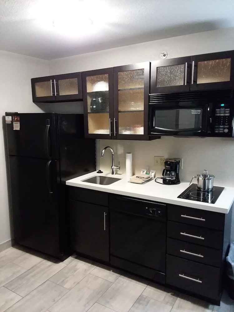 Candlewood Suites Knoxville Airport-Alcoa 8/73