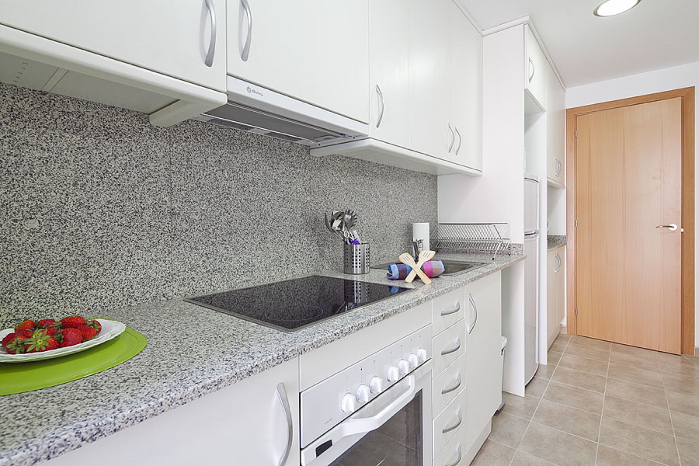Charmsuites Paralel 24/25