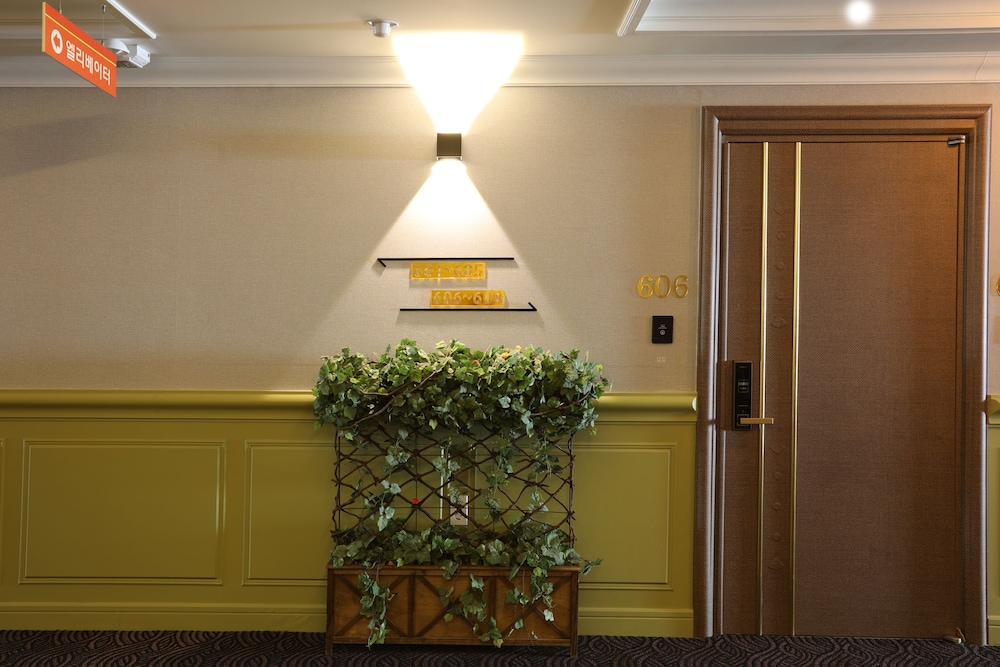Empire Tourist Hotel 16/33