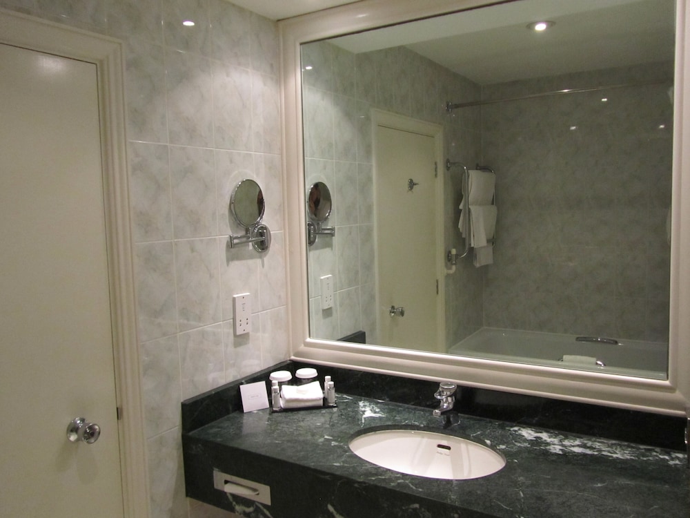 Manor Hotel Solihull, BW Signature Collection 11/36