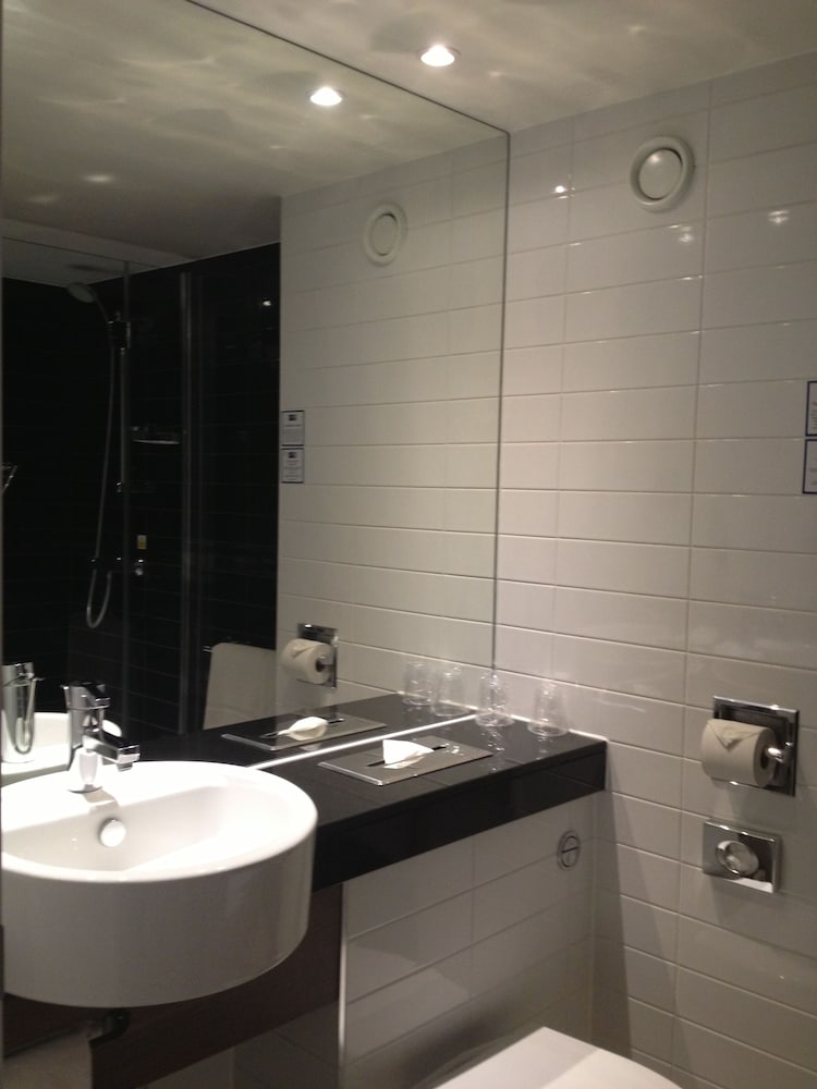 Holiday Inn Express Windsor 26/74