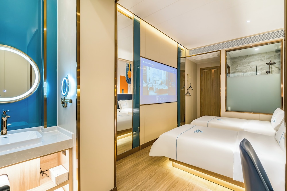 Dequan Luxury Hotel (Beijing CBD Jingguang Center Branch) 20/20