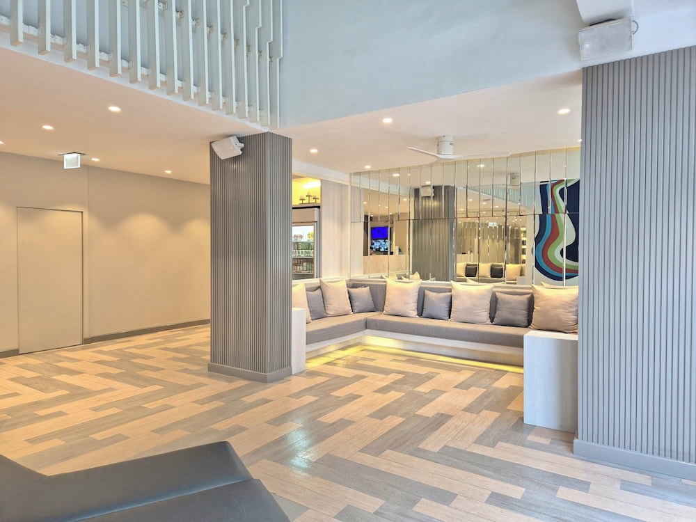 The Bloc Hotel 12/65
