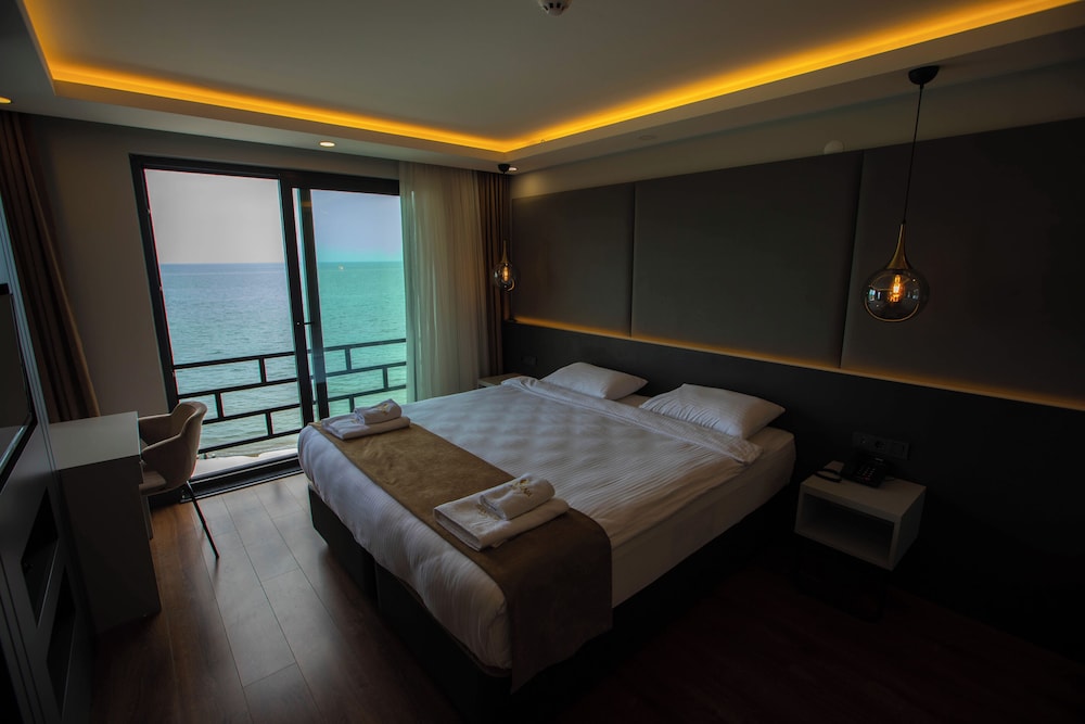 Grand, Studio, Suite, King Bed