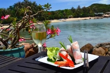 Whale Island Resort 50/68