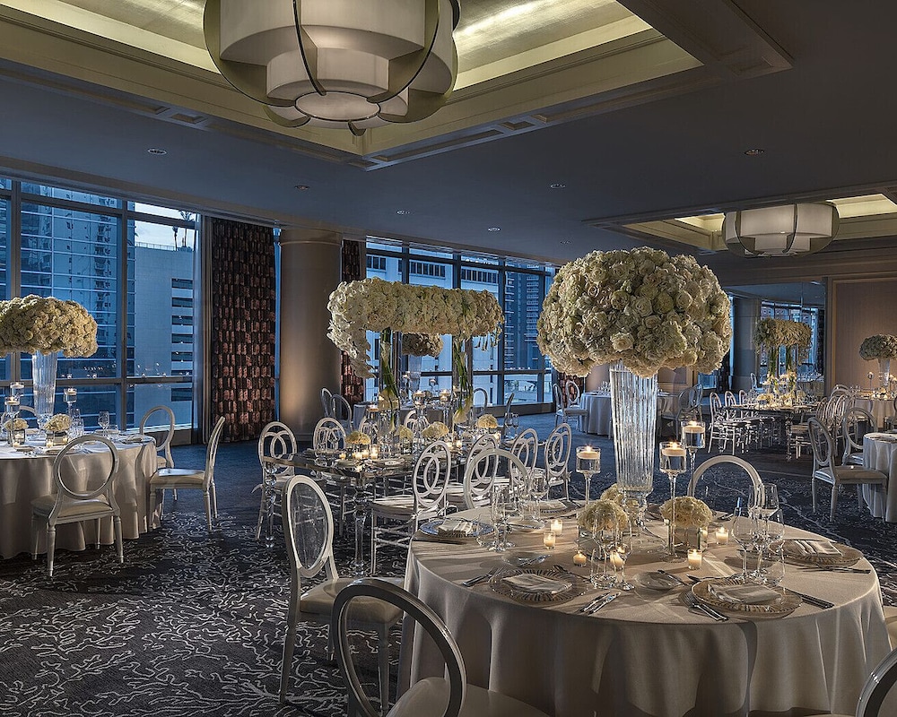Four Seasons Hotel Miami 55/67