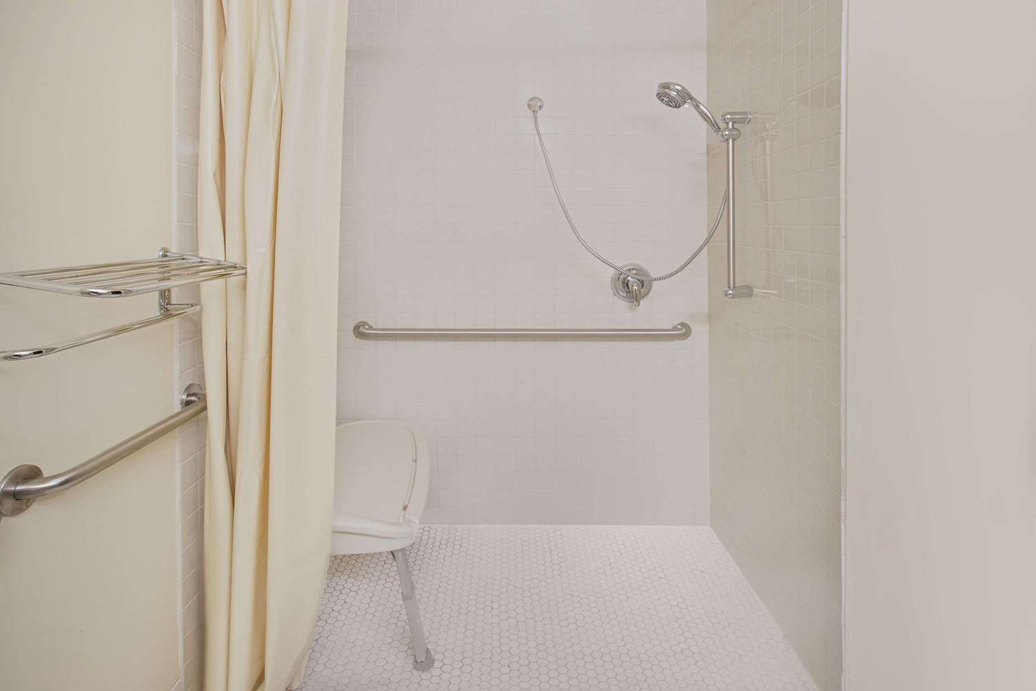 Microtel Inn Suites Holland Mi 18/18