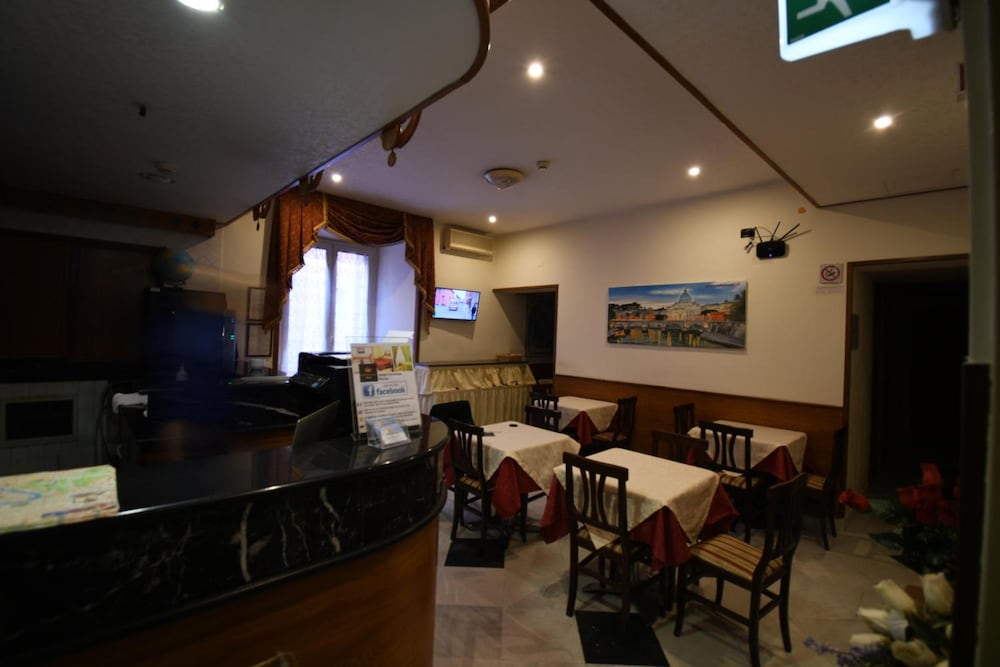 Hotel Ferrarese Roma 30/49