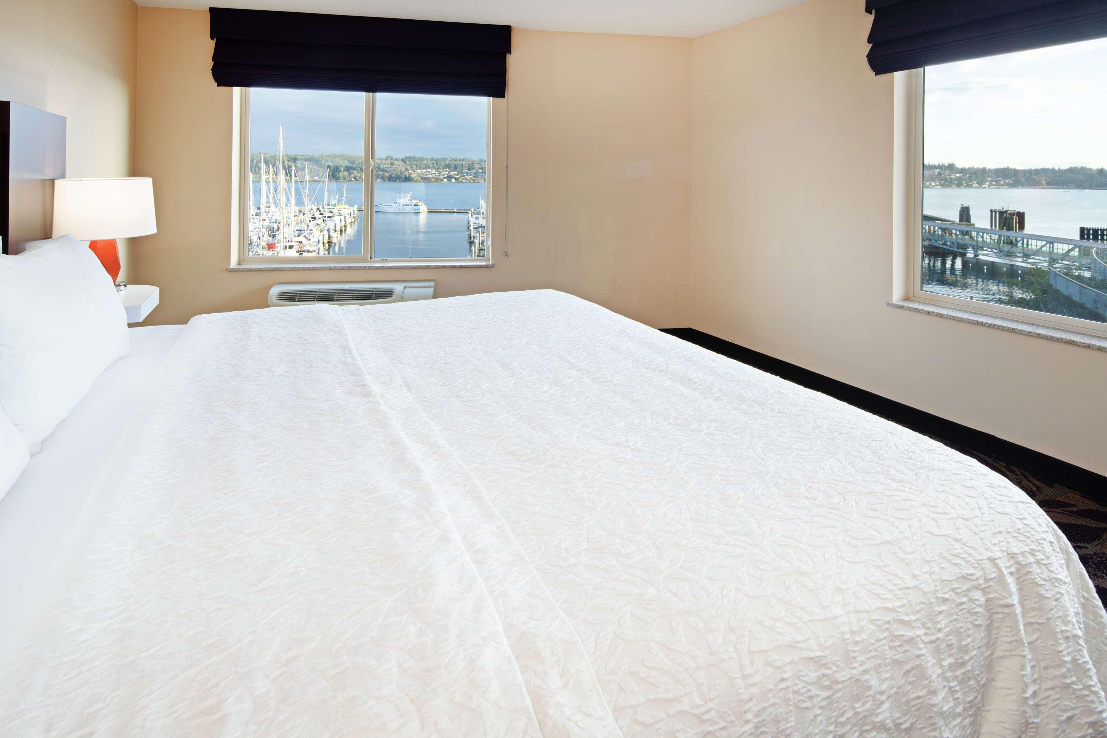 Suite, King Bed, Water Front, Jetted Tub