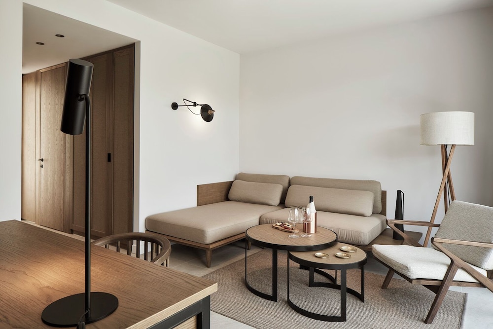 The Olivar Suites 32/50