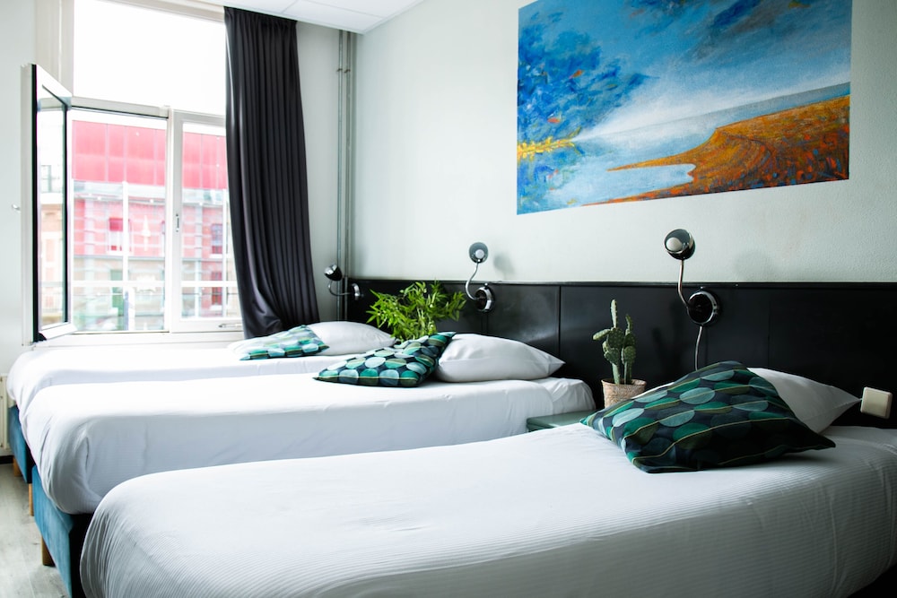 STANDARD, TRIPLE, 3 BEDS