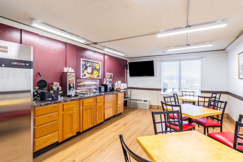 Countryside Suites Kansas City Independence I 70e Sports Complex Hotel 16/40